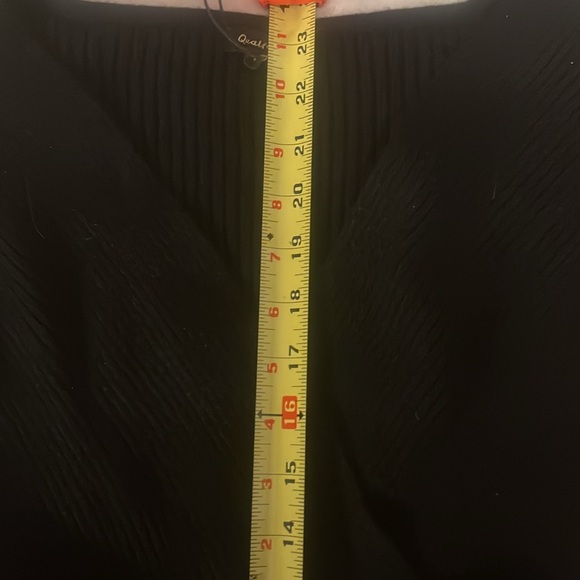 Qualfort size Medium black ribbed sweater - Picture 11 of 13